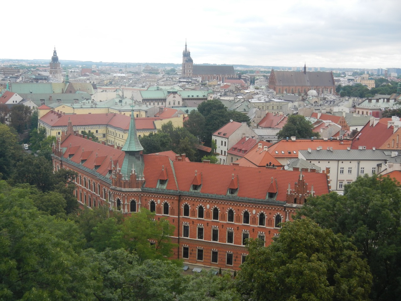 Os telhados de Cracóvia vistos da torre da Catedral de Wawel