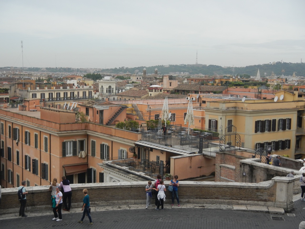 Vista sobre os telhados de Roma a partir da zona de Trinità dei Monti