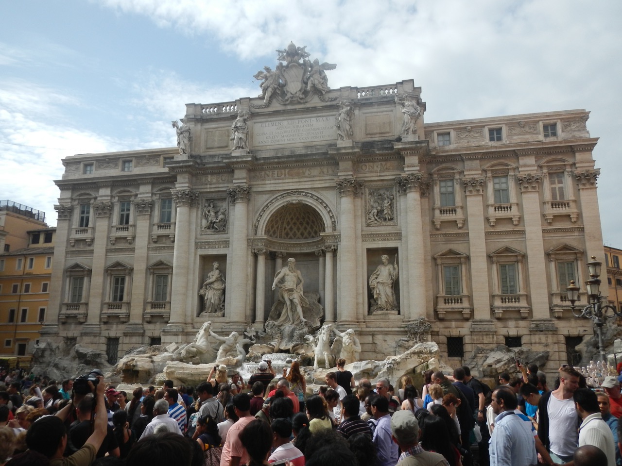 Primeira vista da Fontana di Trevi