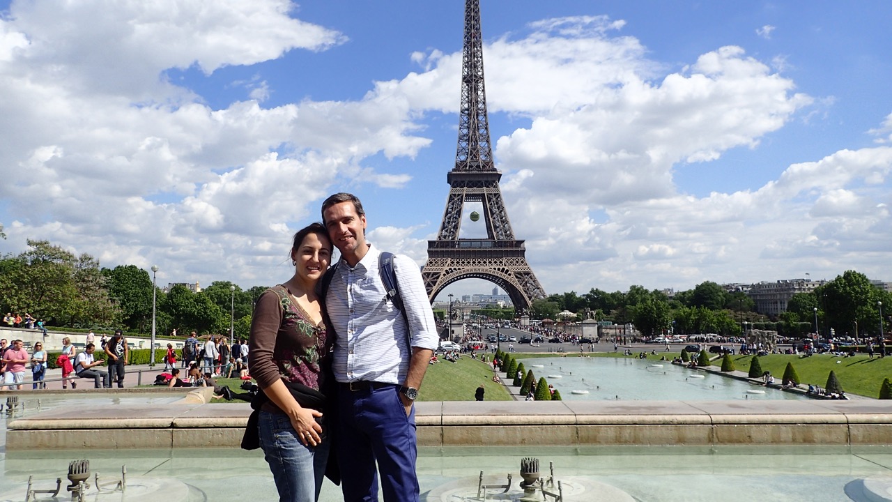 Nós no Trocadéro, com a Torre Eiffel ao fundo